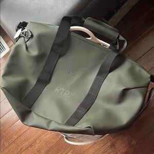 Rains Men's Duffel Bag in Olive